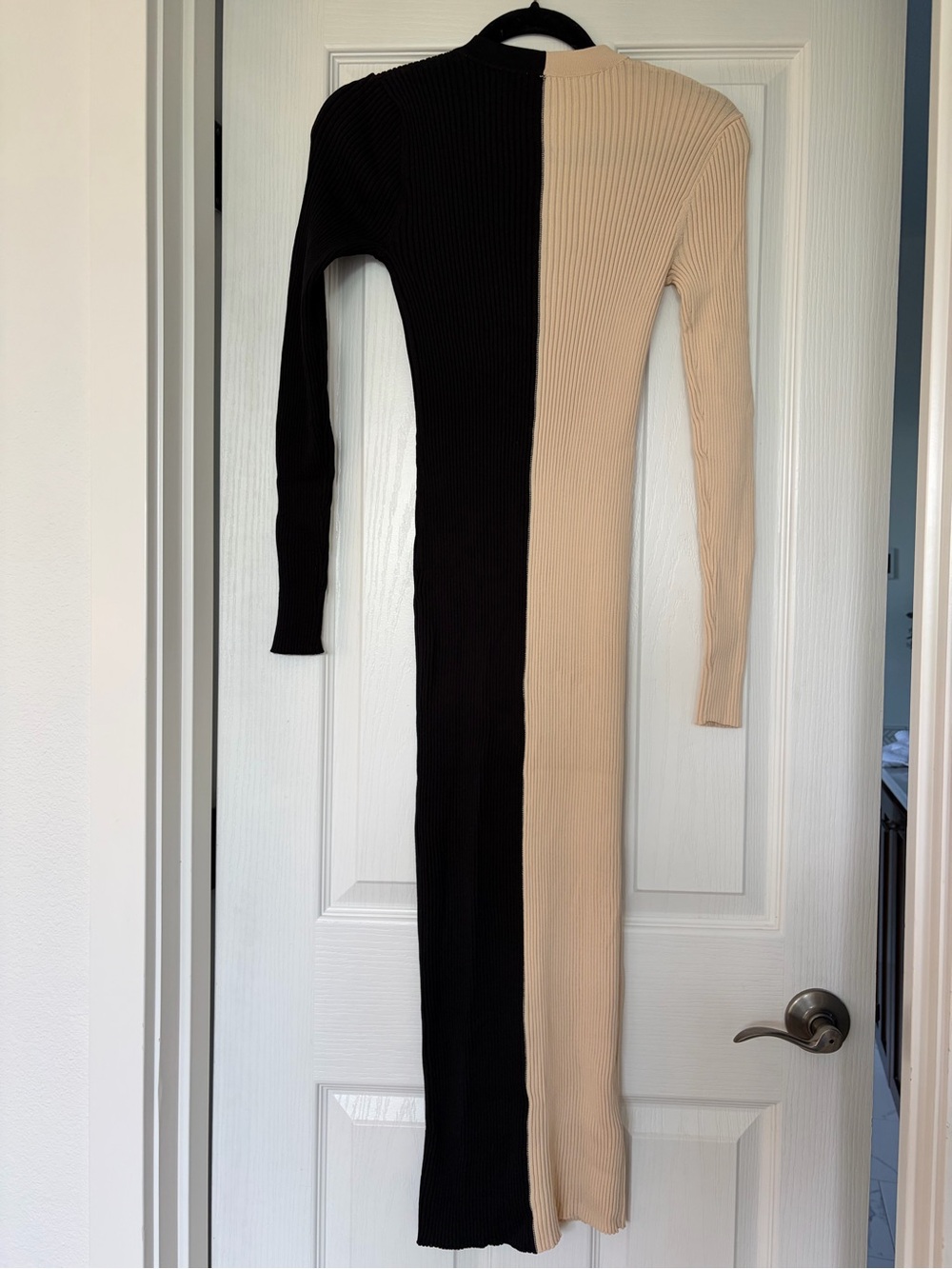Shoko Colorblocked Midi-Dress - Picture 6 of 9